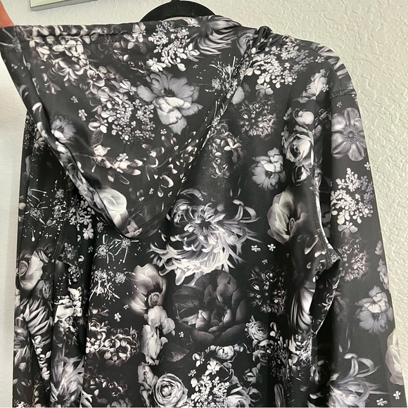 Bebe Sport Black Floral Hoodie with Abstract Print - Picture 8 of 15